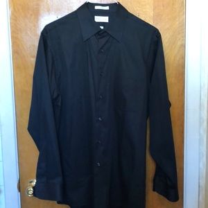 Men’s Van Heusen black dress shirt. XL